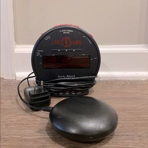Sonic Bomb | Vibrating Alarm Clock | Black